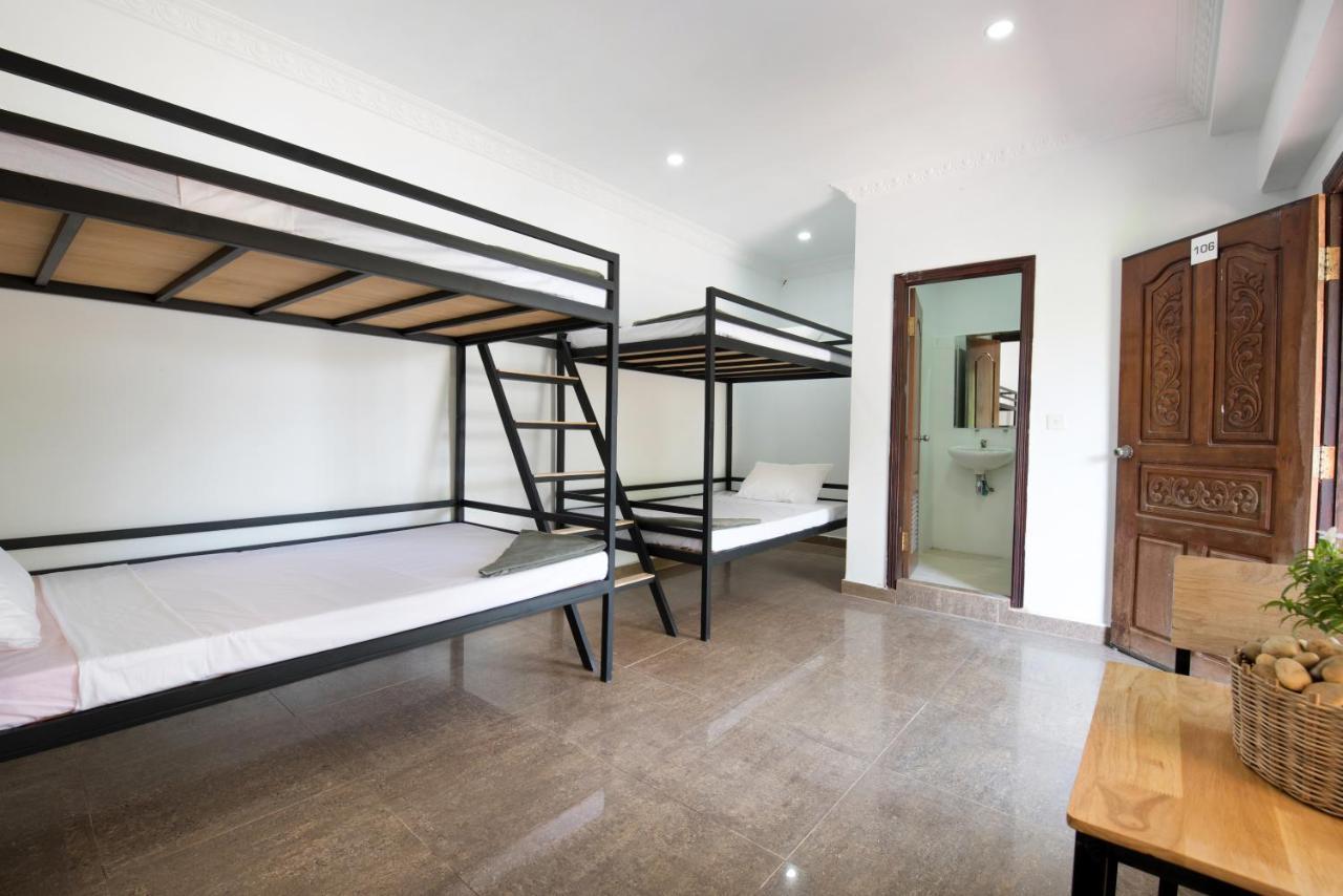 Barefoot Backpacker Resort Siem Reap Exterior photo